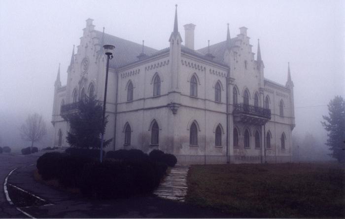 Name:  church in fog.jpg
Views: 59
Size:  26.4 KB