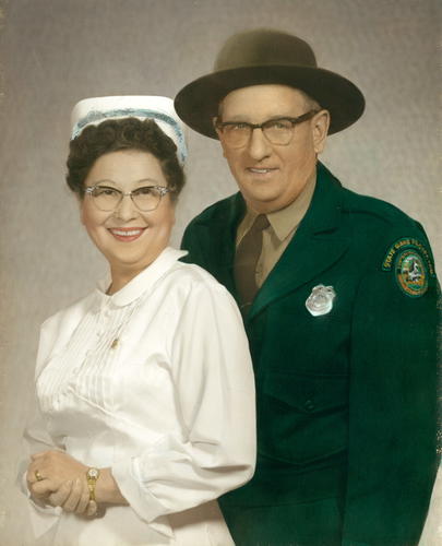 Name:  Roy and Winifred Clark in Uniform-2 - Copy (2).jpg
Views: 91
Size:  23.0 KB