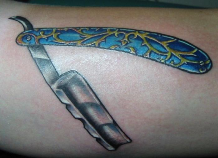 straight edge razor tattoo