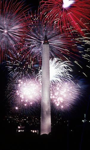 Name:  Fourth_of_July_fireworks_behind_the_Washington_Monument,_1986.jpg
Views: 96
Size:  40.8 KB