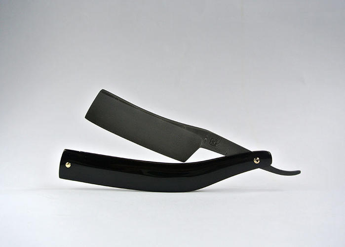 Name:  damascus-straight-razor-with-horn-scales-01.jpg
Views: 210
Size:  17.4 KB