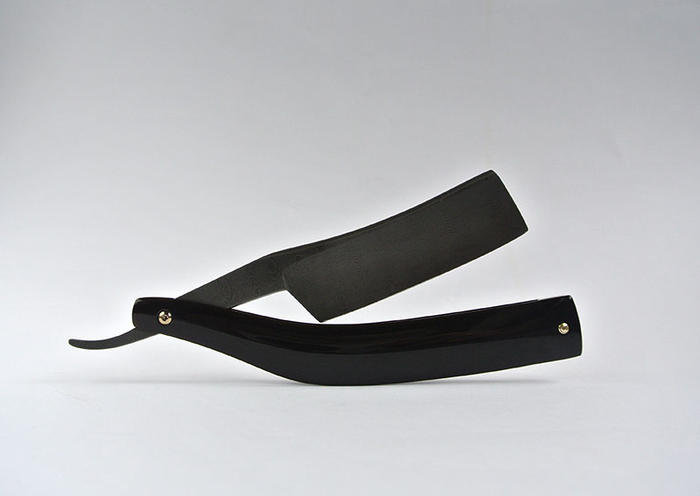 Name:  damascus-straight-razor-with-horn-scales-02.jpg
Views: 219
Size:  16.7 KB