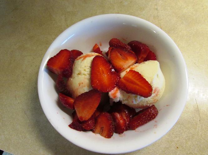 Name:  Strawberries on Ice Cream.jpg
Views: 139
Size:  39.1 KB