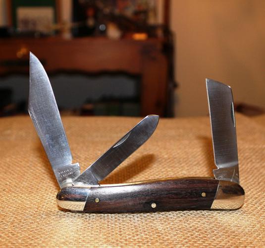 Name:  Schrade I-XL Commemorative Knife # 5780 (5).jpg
Views: 296
Size:  37.9 KB