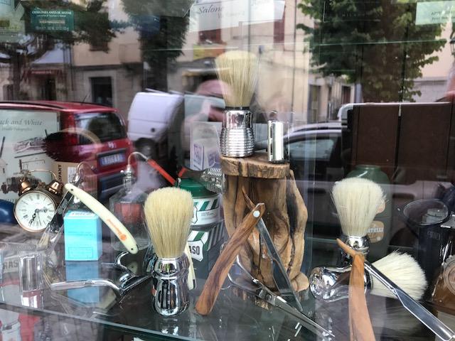 Name:  barber shop in Mirabella Eclano Italy.jpg
Views: 125
Size:  60.4 KB