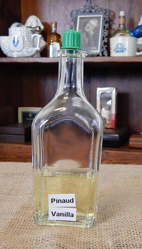 Name:  Vintage Pinaud Bottles (3).jpg
Views: 140
Size:  27.3 KB
