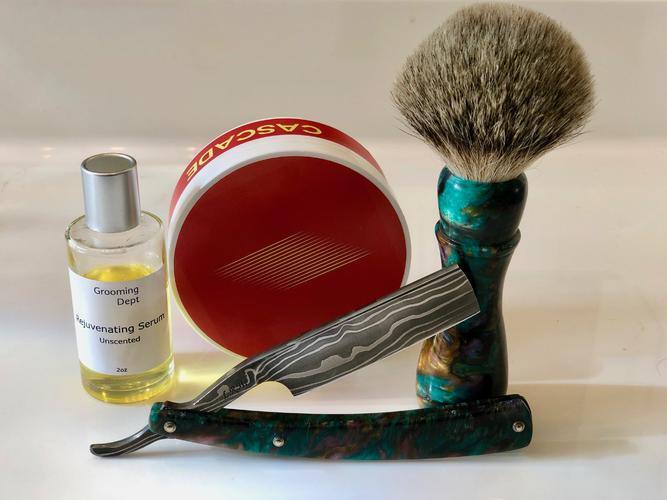 Name:  SOTD_062629 Butch Harner Damascus and Brush GD Cascade.jpg
Views: 102
Size:  67.4 KB