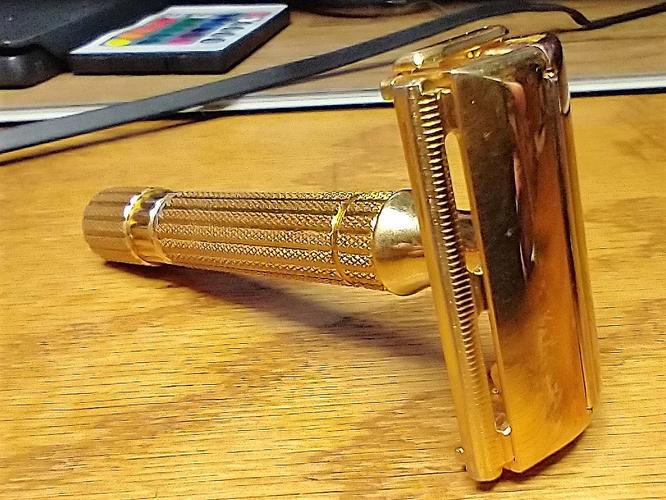 Name:  Gillette Aristocrate , Gold .jpg
Views: 60
Size:  71.4 KB