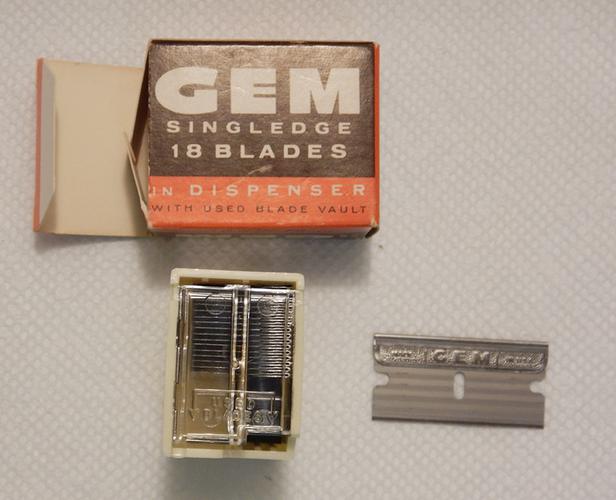 Name:  GEM Single Edge Safety Razor Blades (6).jpg
Views: 340
Size:  35.5 KB