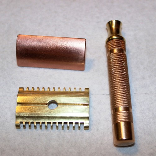 Name:  Gillette razor brass comb (3).JPG
Views: 807
Size:  74.9 KB